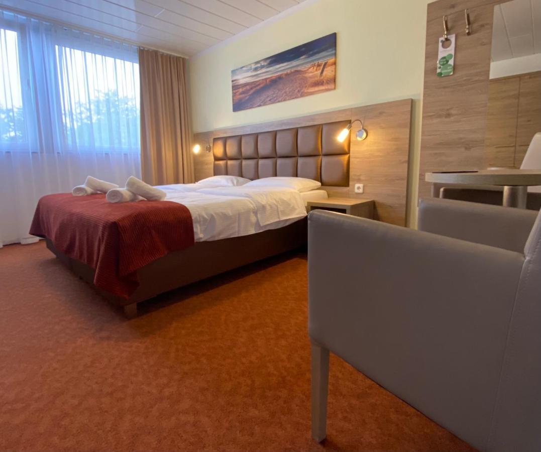 Strand Hotel Nordsee, Hotel Deichlaeufer Tossens Luaran gambar