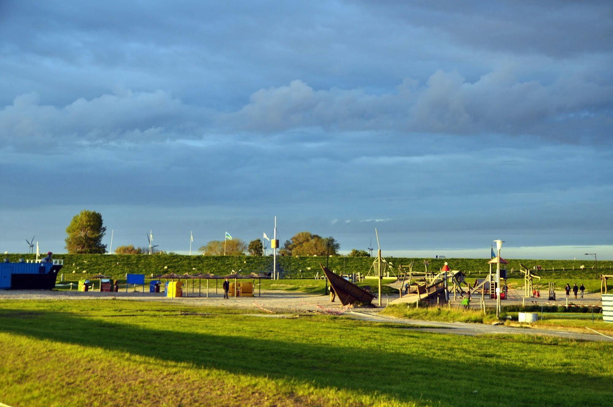 Strand Hotel Nordsee, Hotel Deichlaeufer Tossens Luaran gambar
