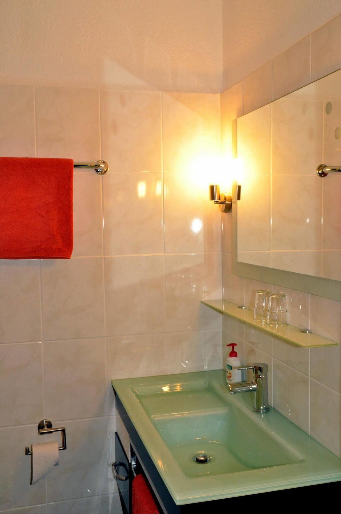 Strand Hotel Nordsee, Hotel Deichlaeufer Tossens Luaran gambar